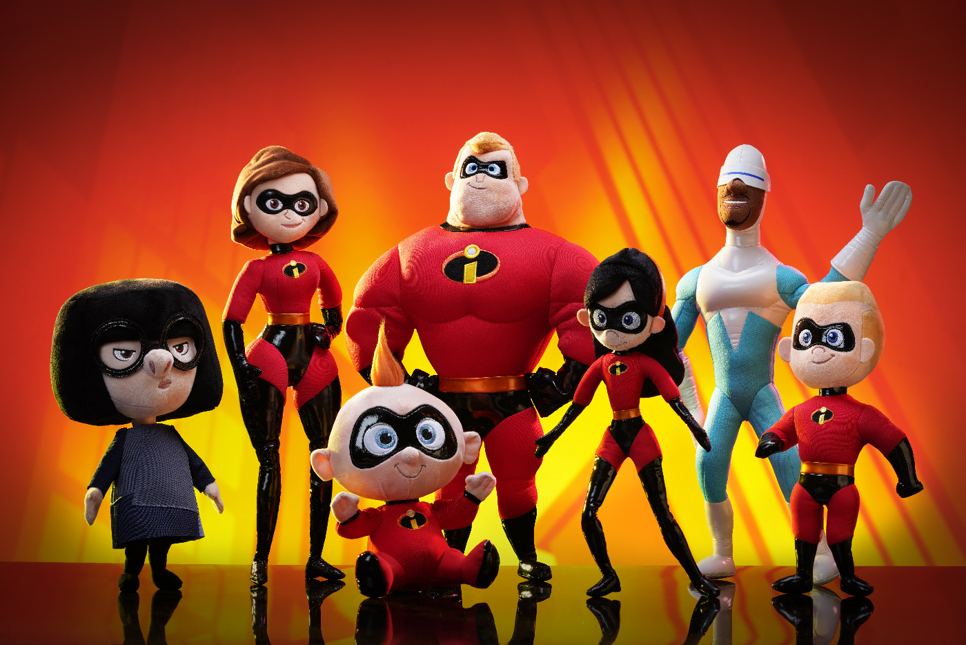 加入"迪士尼巨星嘉年华",在夏日大玩水花!