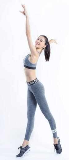 体操女神因挺胸照爆红, 19岁选择低调退役, 网友: 别进娱乐圈