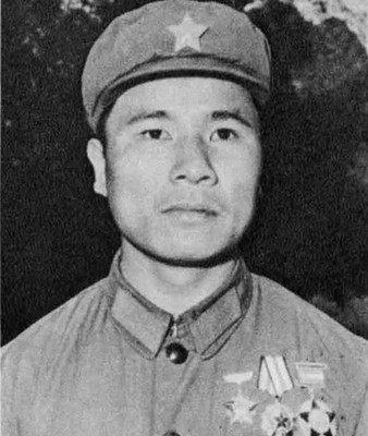 独自一人歼敌17名,获称"铁血兵王",后成驻港部队副参谋长