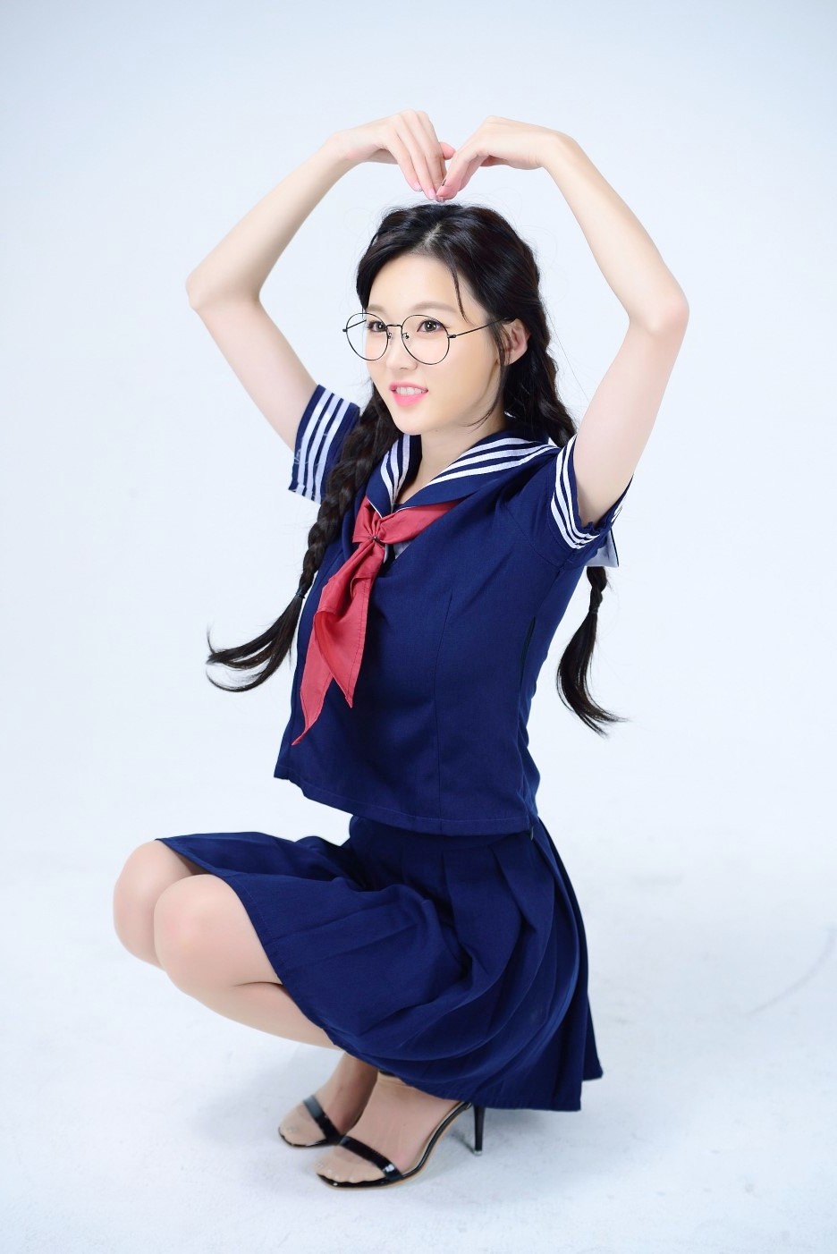 一个青春美丽朦胧可爱的小辫子女孩|人像|可爱|姑娘_新浪新闻