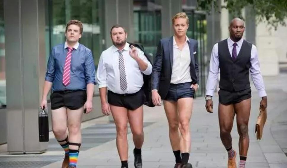 为什么只有女生可以穿超短裙,露大腿,男人在炎炎夏日却必须西装长裤