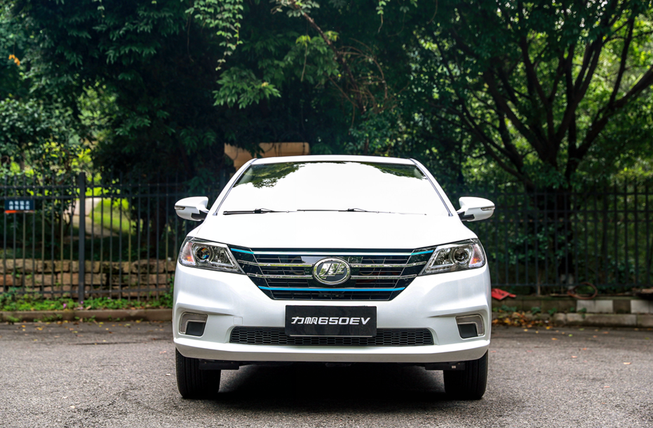 作为一款"人人买得起"的纯电动汽车,力帆650ev综合工况续航里程达305