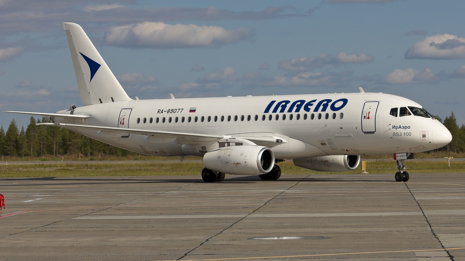 俄罗斯苏霍伊也可以研制民航飞机这就是ssj100型中型民航客机