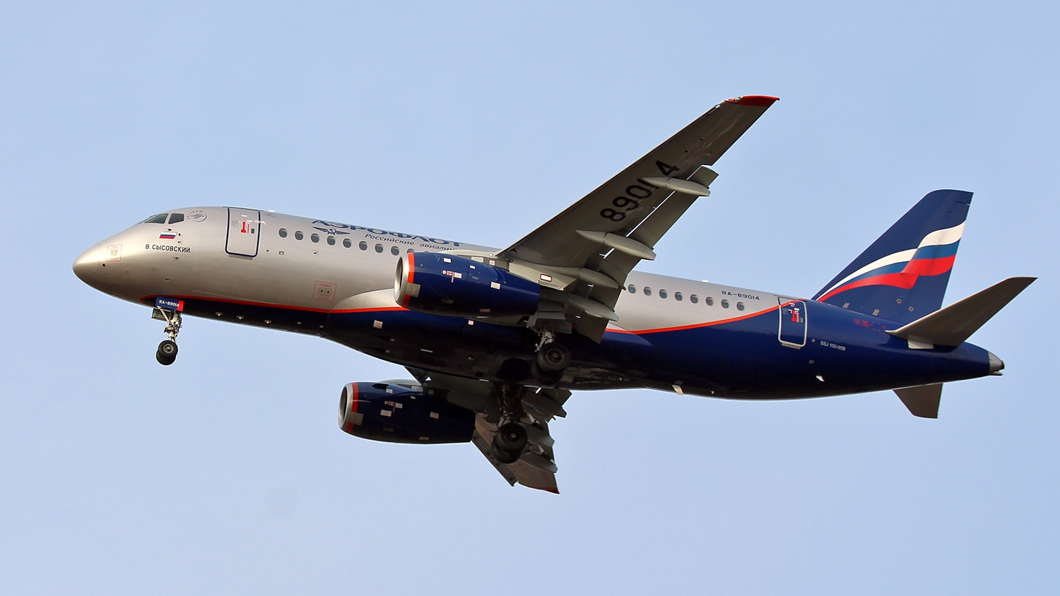 俄罗斯苏霍伊也可以研制民航飞机这就是ssj100型中型民航客机