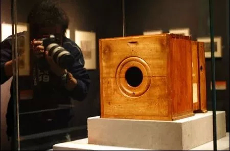 银版相机 1872年至1878年,美国旧金山摄影师爱德华·麦布里奇用24