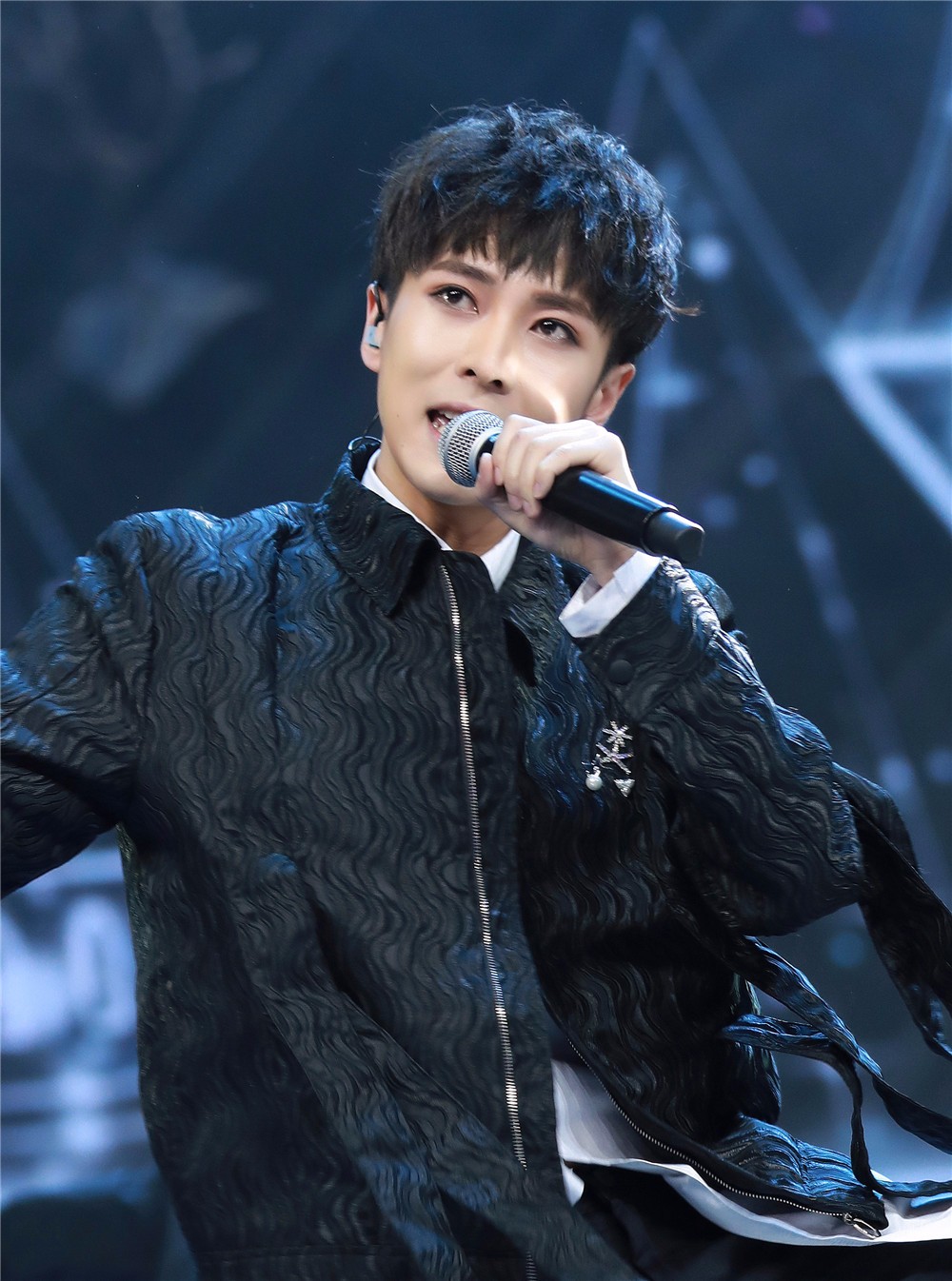 《偶像练习生》杨非同逆流而上 刷新认知纪录