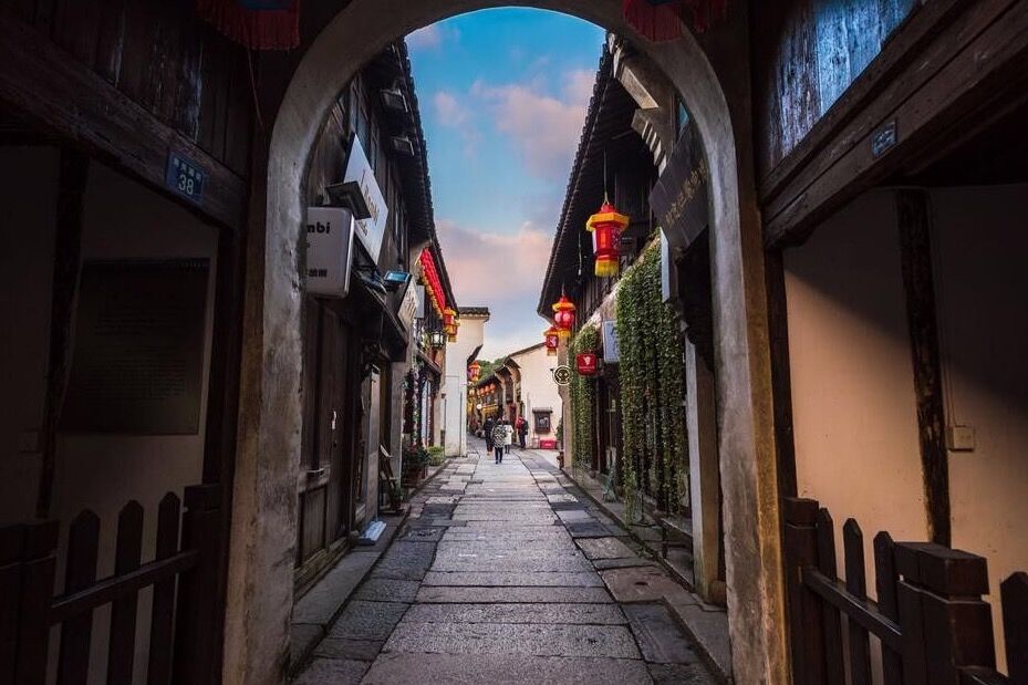 金庸的家乡海宁这条老街只有350米却承载落叶归根的中国梦