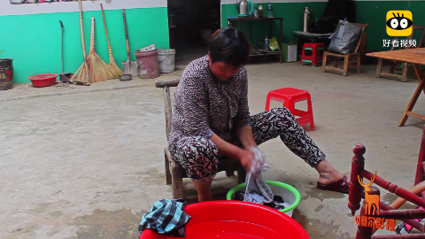 婆婆整日洗衣做饭,却被儿媳嫌弃!婆婆用一碗药结束了这种局面!
