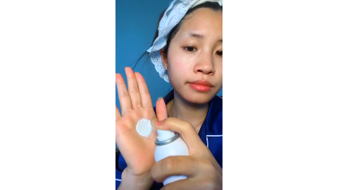 外国人看抖音上化妆变脸视频,小伙子这表情看