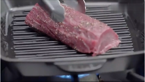 小伙不满米其林大厨花式摆盘,用铁板烧震惊大