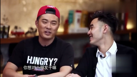 阮经天被泰迪盯上了, 一旁陈赫黄景瑜秒懂,笑到