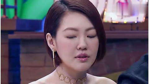 《姐姐好饿2》范范默认整蛊黑人陈建州小s把黑人喂到呕吐