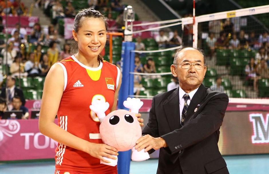 新周期落选, 曾春蕾微博暗示和女排国家队告别