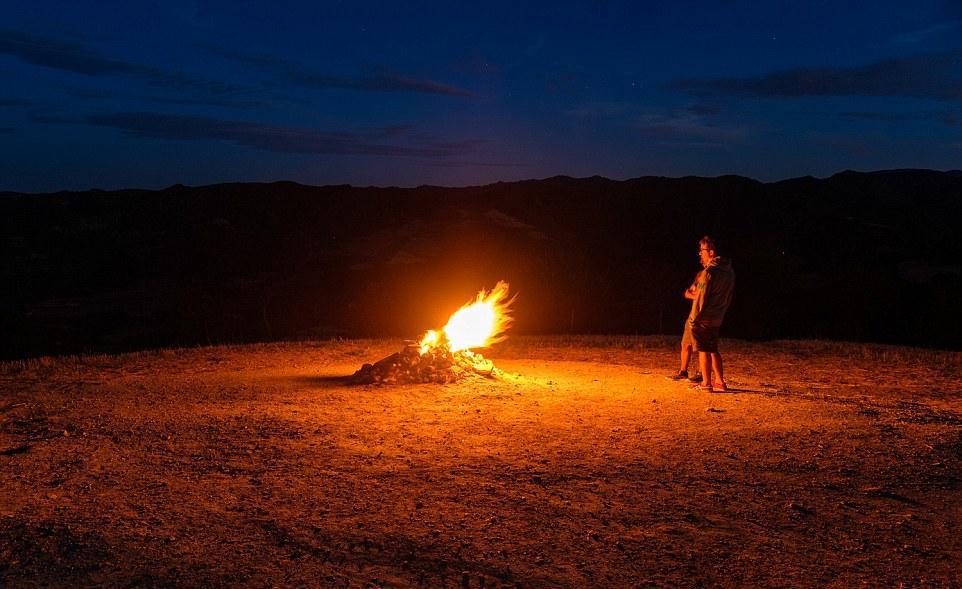 意大利的最小火山仅1.2米! 被人们称为火焰喷泉