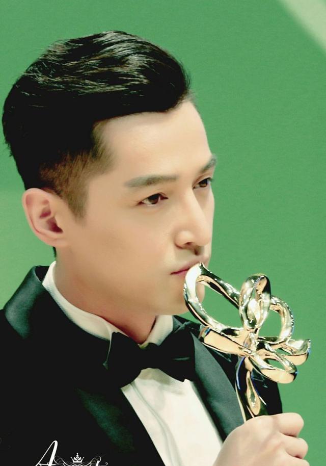 娱乐圈最帅的五位男星,第一名是影坛巨星,最后一名荷尔蒙爆棚