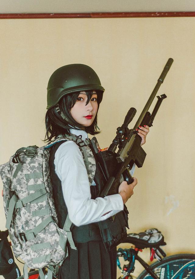 绝地求生cos,沉迷吃鸡的美少女,好可爱
