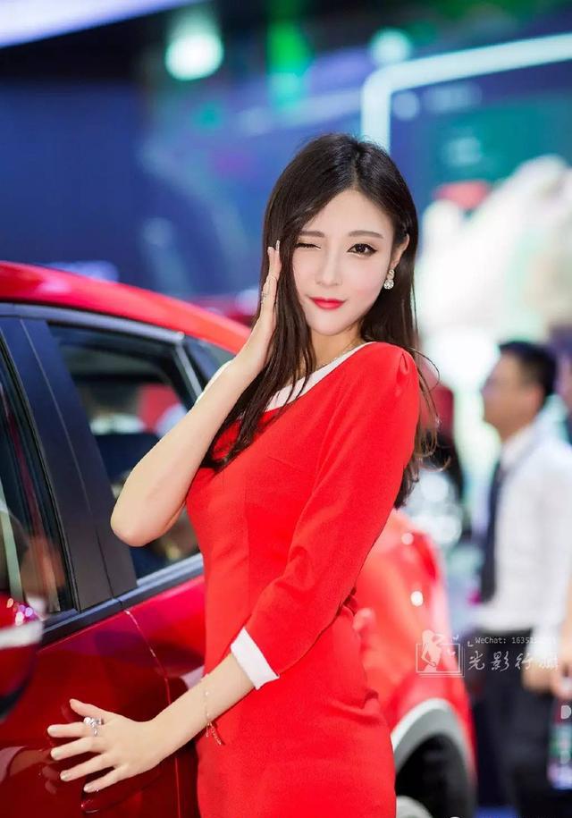 她是车展上最红的模特没有之一
