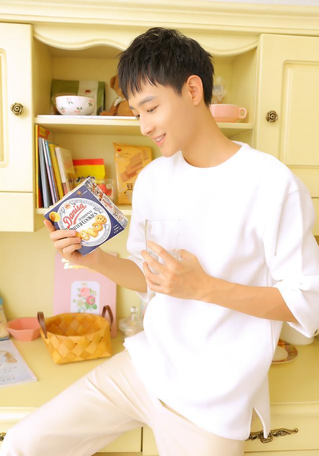 出镜:模特张梓橙 摄影:夢為姑娘_ 转载自百家号作