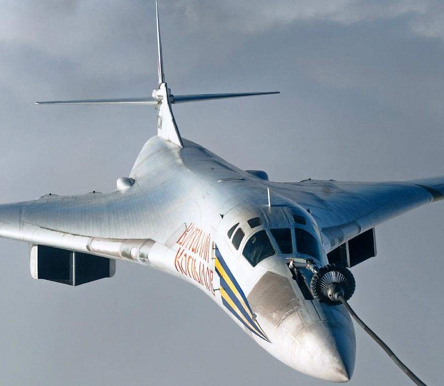 反正也发不起工资,这国飞行员干脆开着8架轰炸机直接飞回了老家