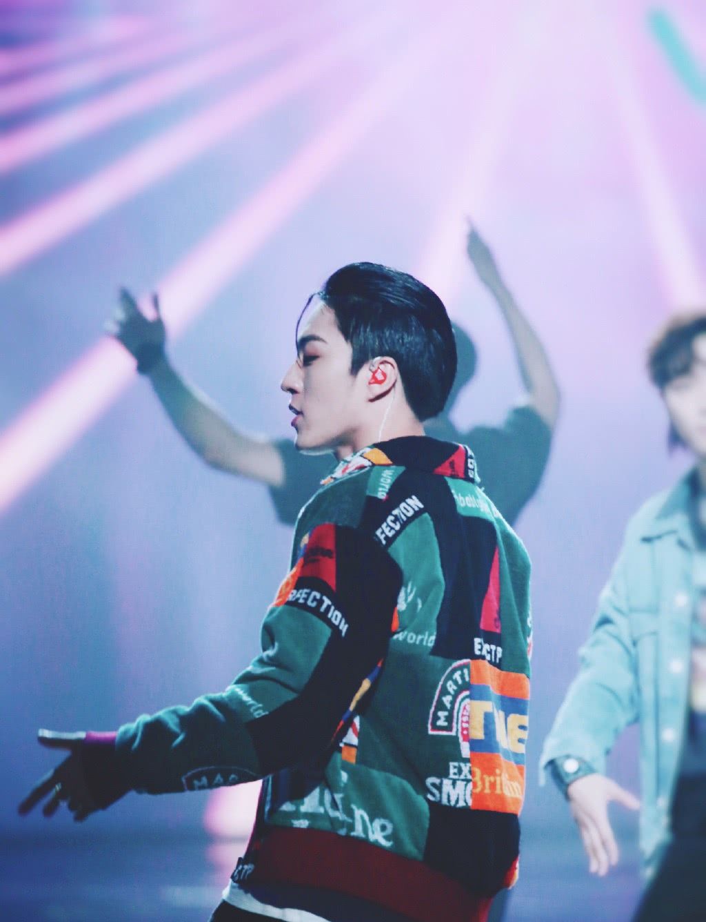 罗志祥旗下艺人王梓宁,梳大背头现身舞台,网友:有魅力的小哥哥