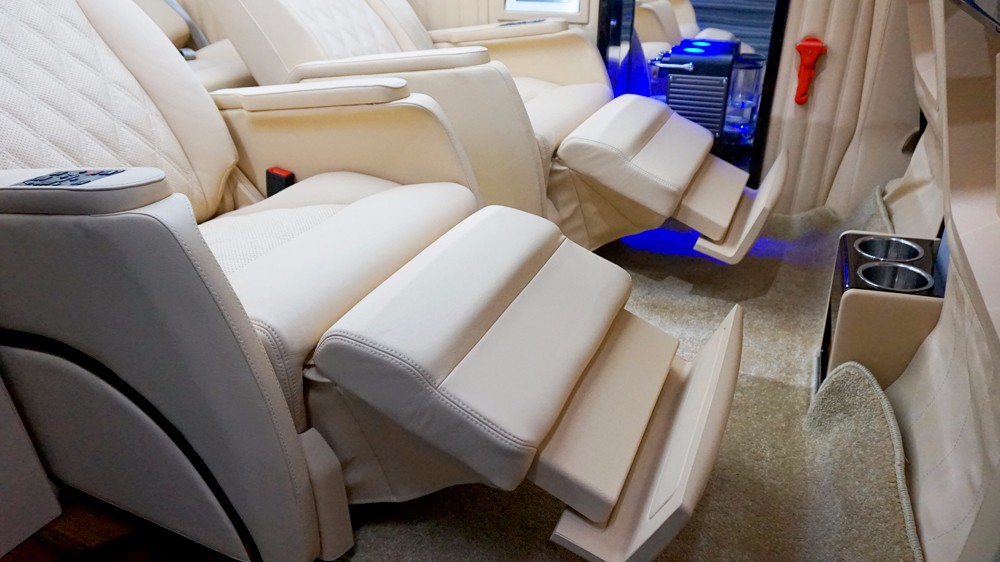 小清新风格内饰——大众t5商旅两用房车