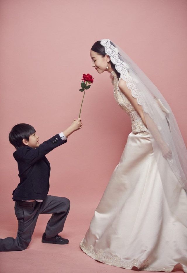 董洁和顶顶拍婚纱照透露恨嫁心,儿子一句话,却让董洁扎心了!