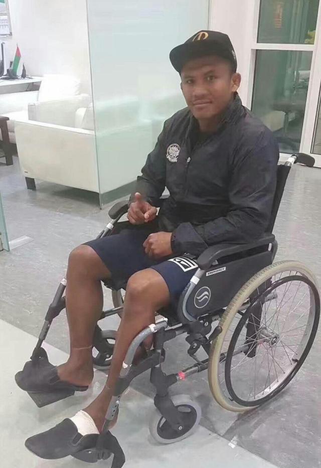 播求疑宣布要退役,拳王今天坐在轮椅上,行动不大方便!