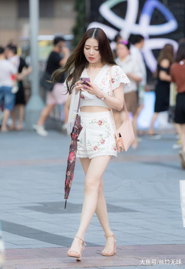 杭州街拍: 花仙子来了!|花仙子|杭州|美女_新浪新闻