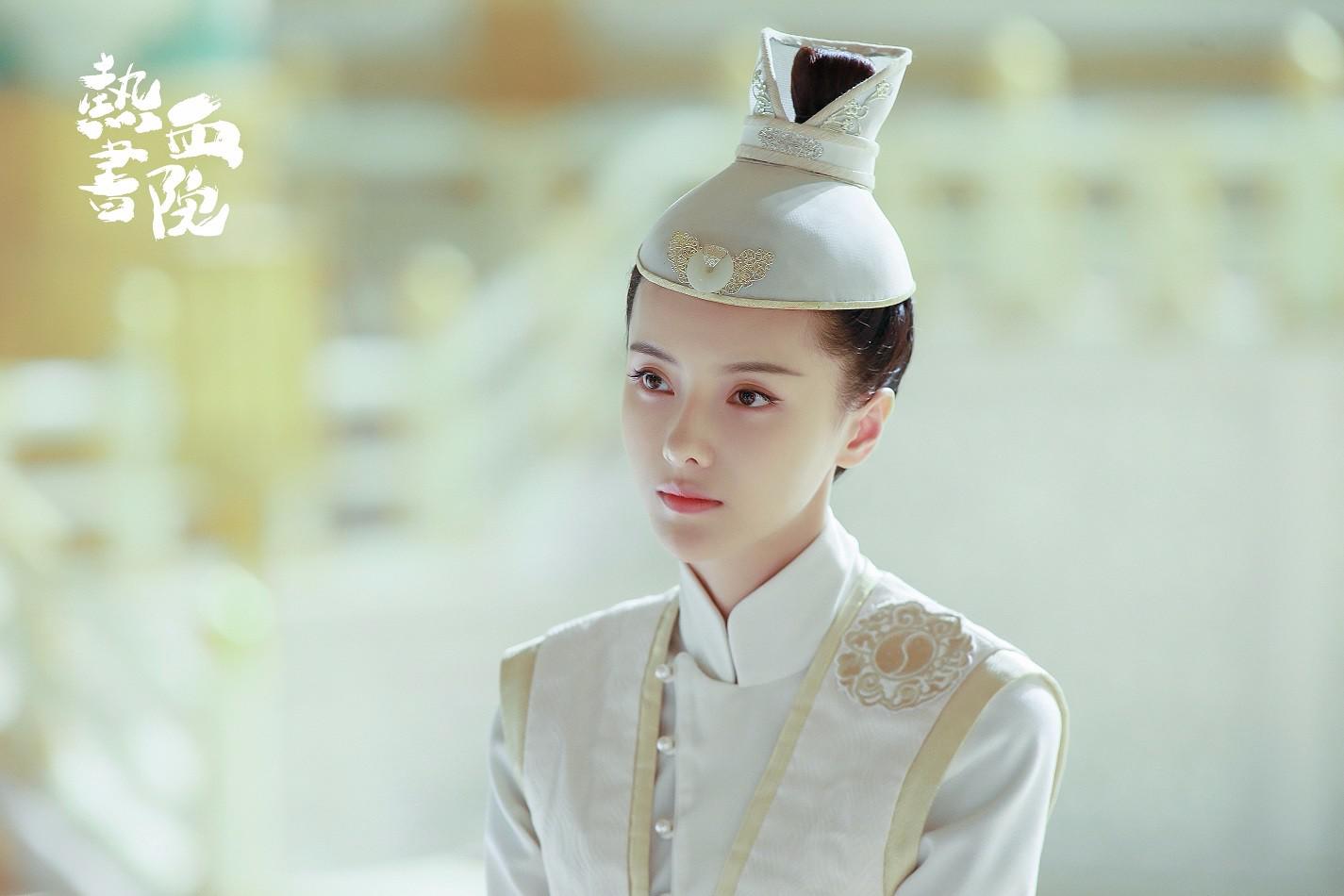 梁婧娴《柜中美人》化身狐族克星 气场满分"眼技"获赞