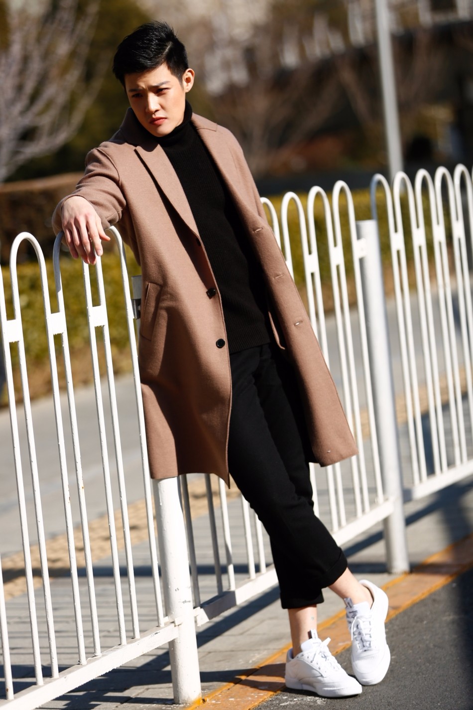 寇家瑞初春街拍 轻熟温润撩力十足