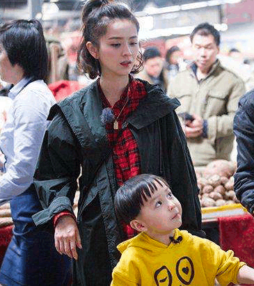 邓莎与老公视频聊天,大麟子表白爸爸:我第一喜欢你