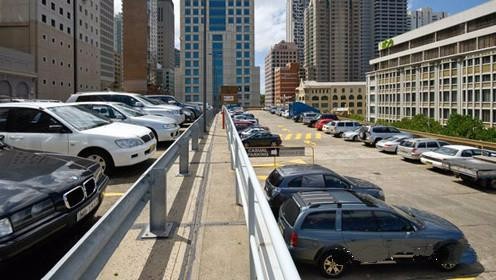 银川今后使用道路停车位不得收取停车费