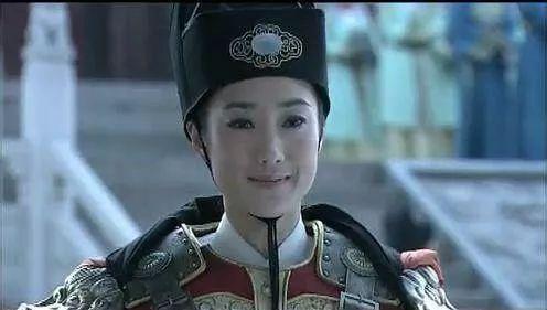 她2009年因出演《猎鹰1949》中吴玉霞被观众熟知,在《神态狄仁杰4》中