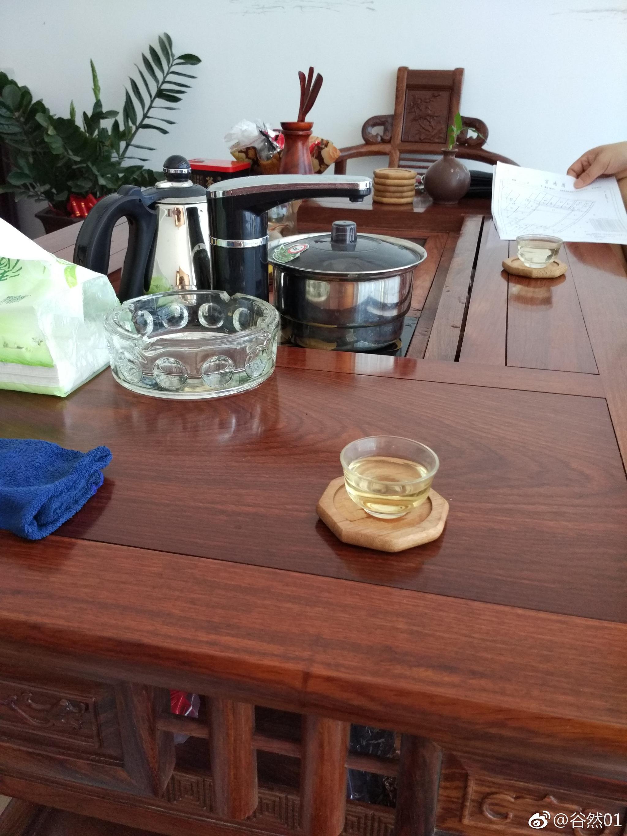 在有情趣的时候和有情趣的人一起喝茶聊天这岂非也是一种情趣