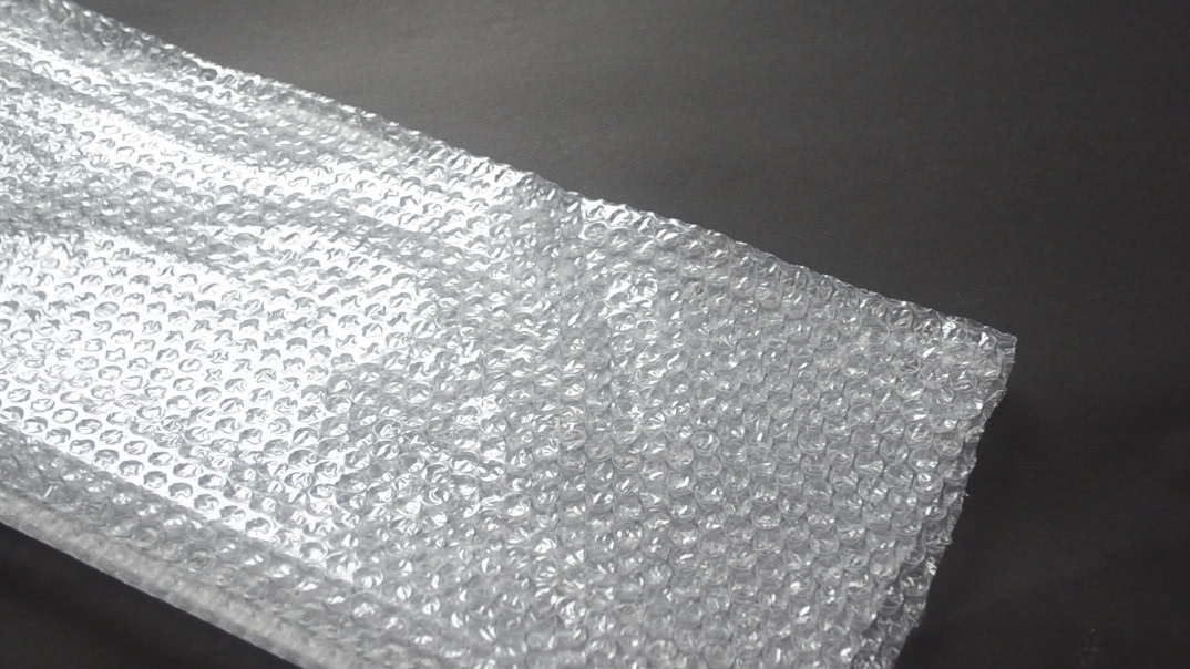 快递箱里的气泡垫别扔了,没想到它的作用这么大,家家户户用的到