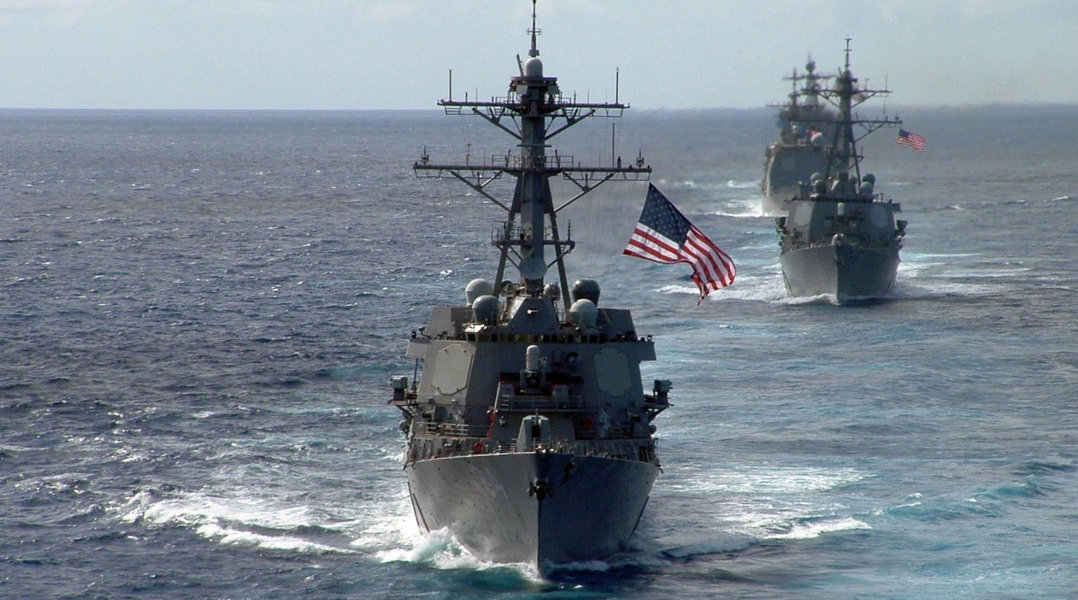 两艘美军舰穿越台湾海峡 台当局"乐了"