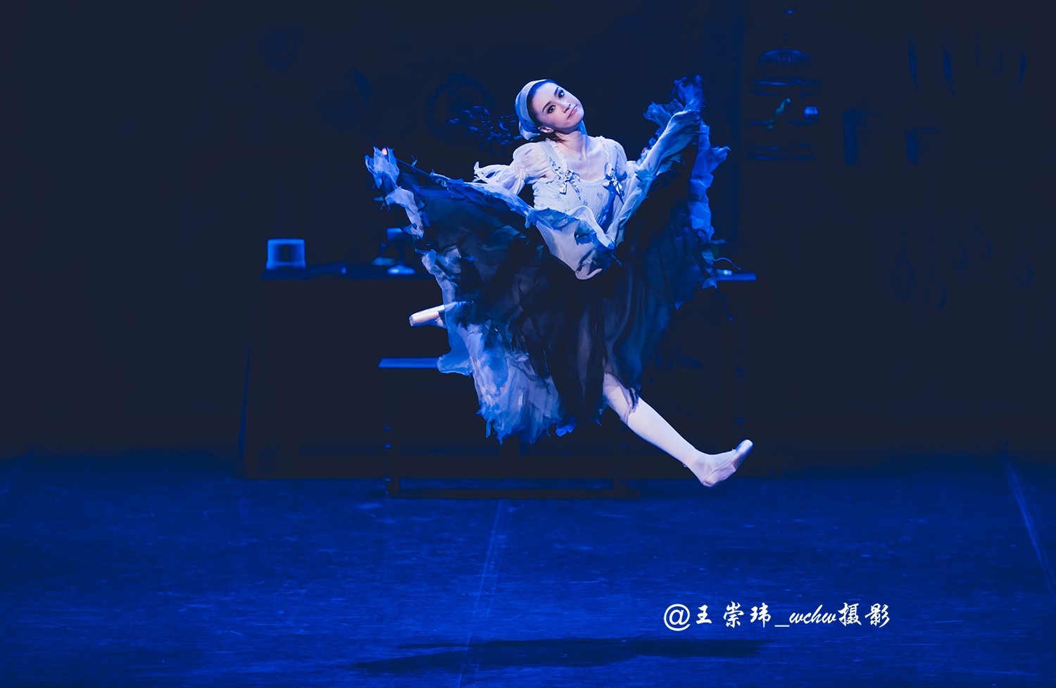 中央芭蕾舞团9月28日晚在天桥剧场首演芭蕾舞剧"灰姑娘"