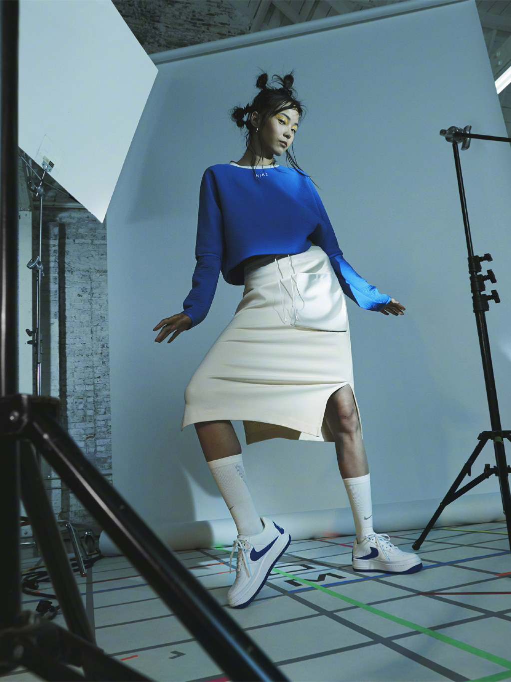 超模雎晓雯,穿运动鞋也能拍大片,网友:眼线有点夸张!