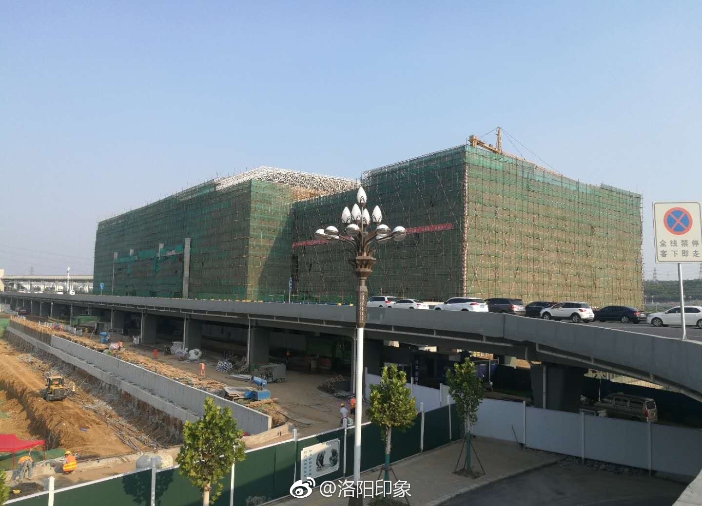洛阳火车站南广场竣工图片