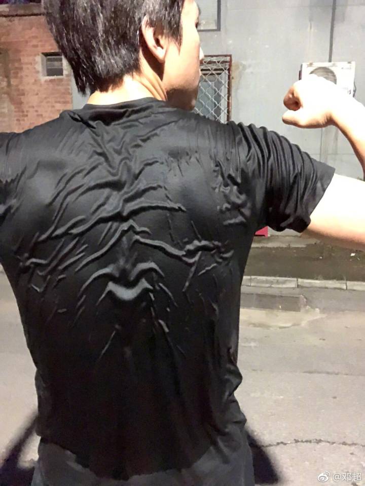 被演艺事业耽误了的健身博主又双叒叕上线了