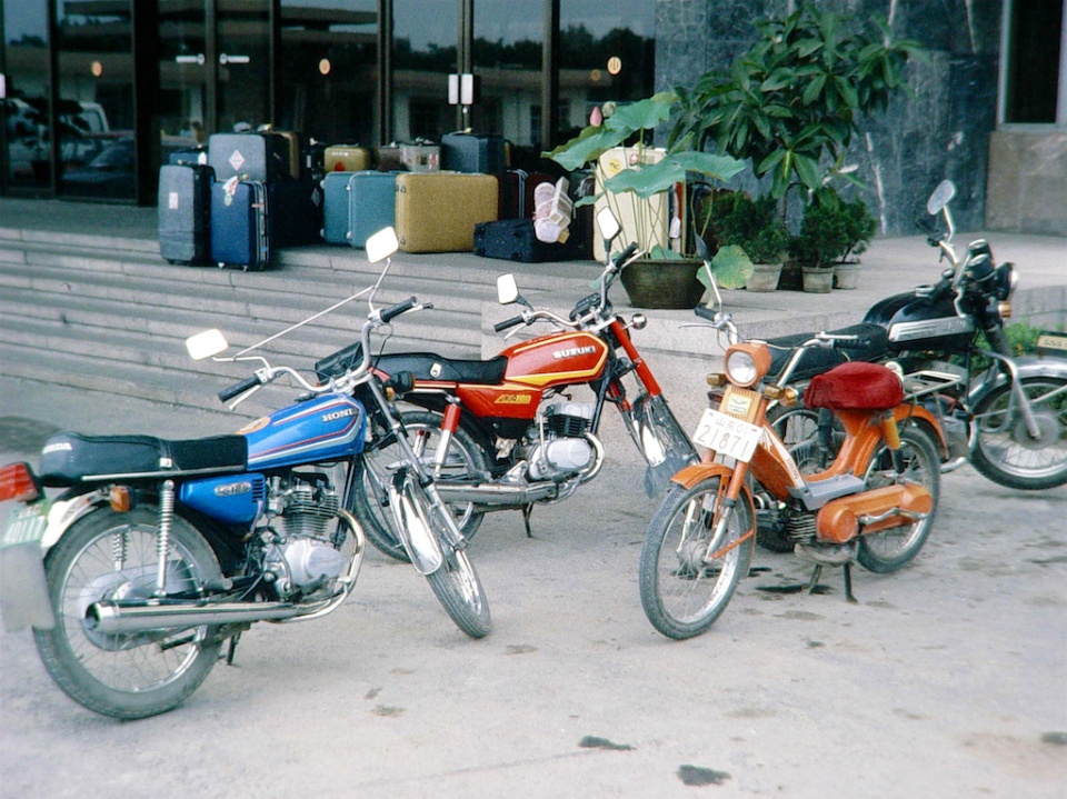 老照片山东济南纪行1988年的交通工具
