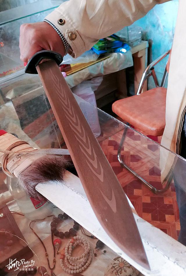 号称藏刀中的顶级藏刀,易贡藏刀长啥样?|波密|藏刀|刀鞘_新浪新闻