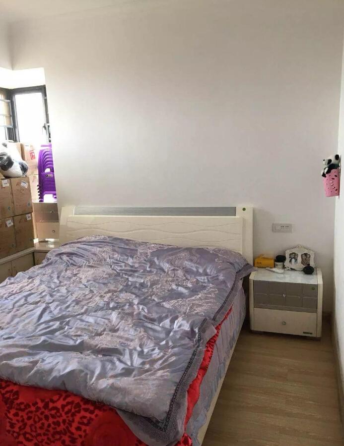 晒晒女友家的135平大四房,装修做得这么俗气,白瞎了这大房子