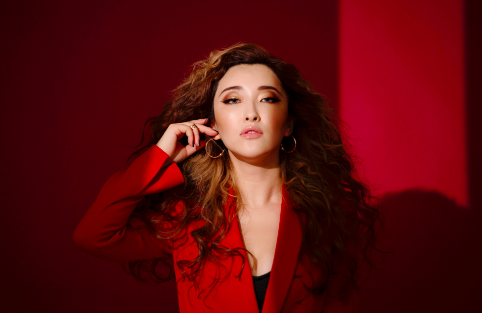 金美儿全新单曲超级中国震撼首发唱响时代新篇章