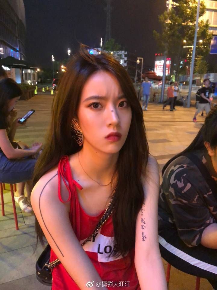 id:@六金ye 鼻子上的痣很特别 676767超级美