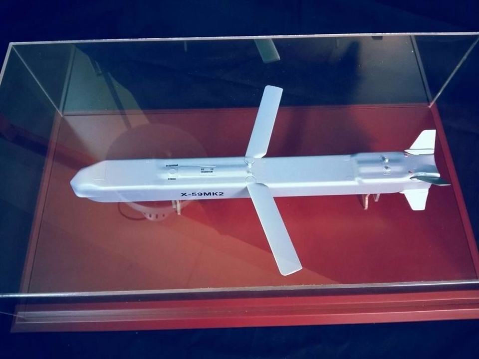 从苏57验证机开始,到首批两架苏57服役,一直没见其打开过弹仓,而中国