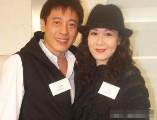 相爱24年没有绯闻两位从不吃肉妻子50多岁如少女一般