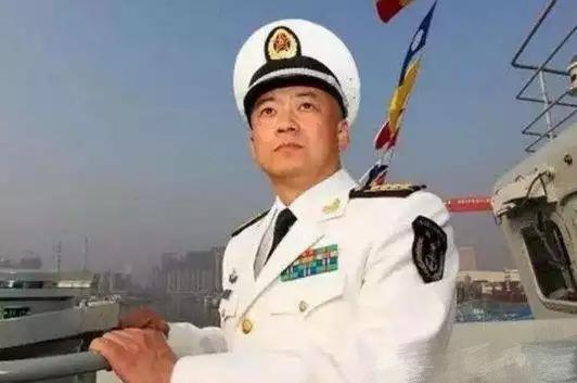 辽宁舰舰长什么军衔下辖2600多人,战区司令