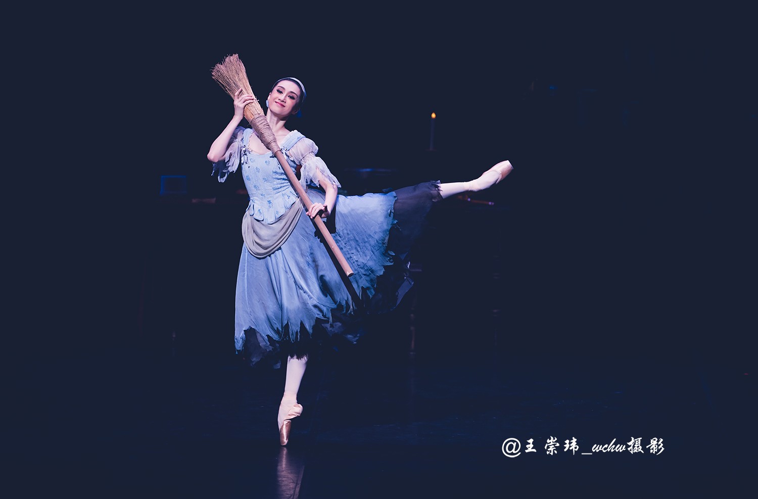 中央芭蕾舞团9月28日晚在天桥剧场首演芭蕾舞剧"灰姑娘"