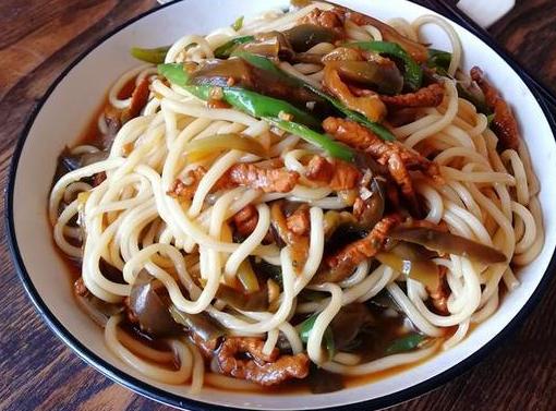 这才是面条最好吃的做法,面条劲道,做法简单,孩子超喜欢|面条|茄子|榨